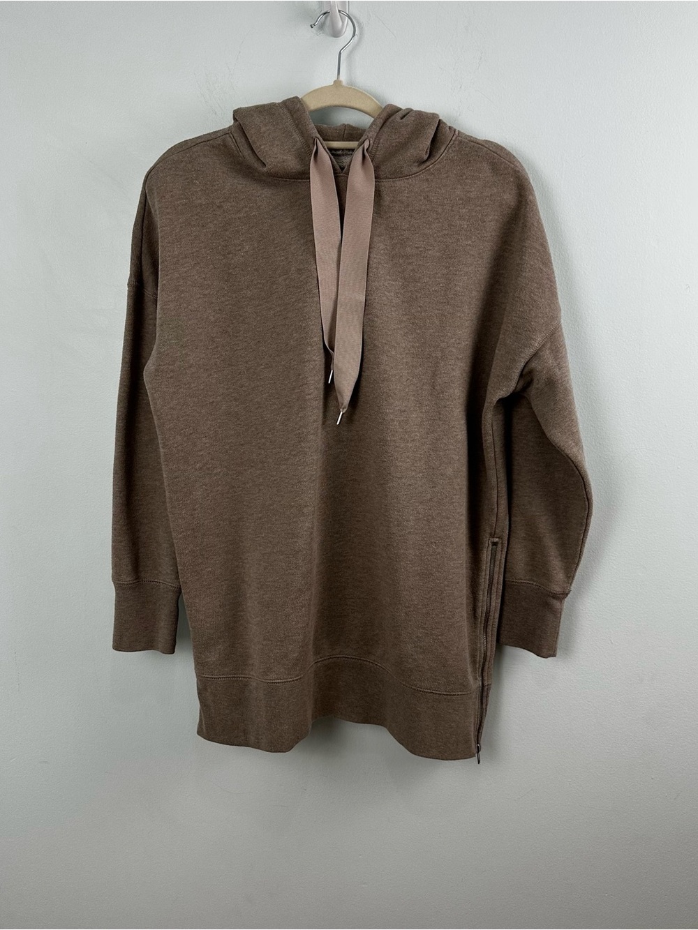 Aerie Tan/Oatmeal Longline Side Zip hoodie w/Wide Tie Size Medium Cozy Neutral